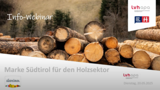 Webinare Holzstämme aufgetürmt, Info-Webinar Marke Südtirol für den Holzsektor